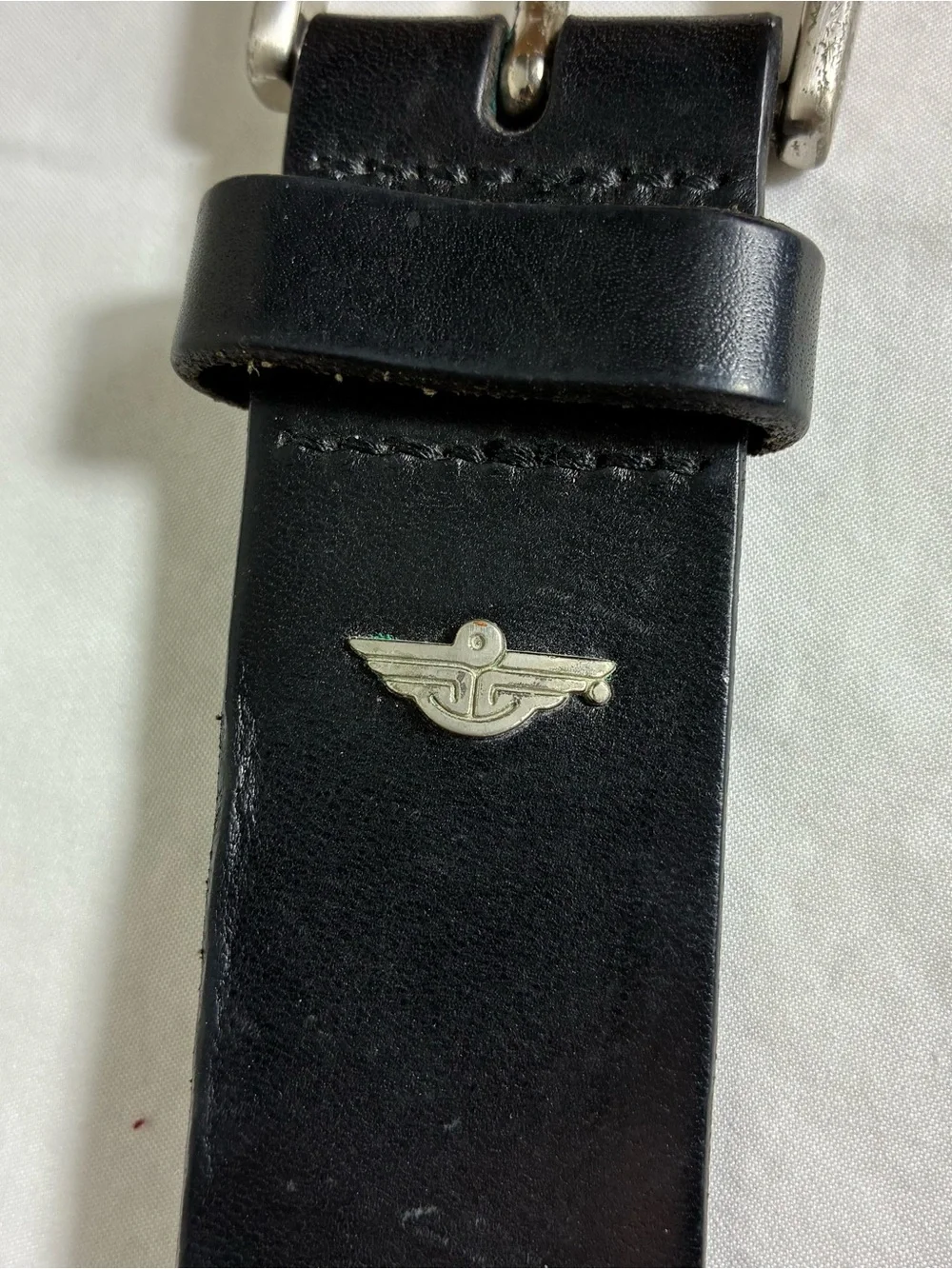 Dockers black leather belt Sz 40 unisex genuine leather buckle with logo